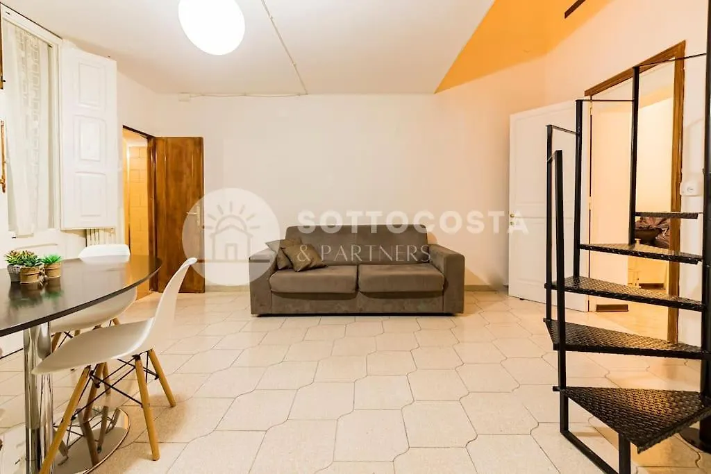 Renaissance Apartment Λέτσε 0*,  Ιταλία
